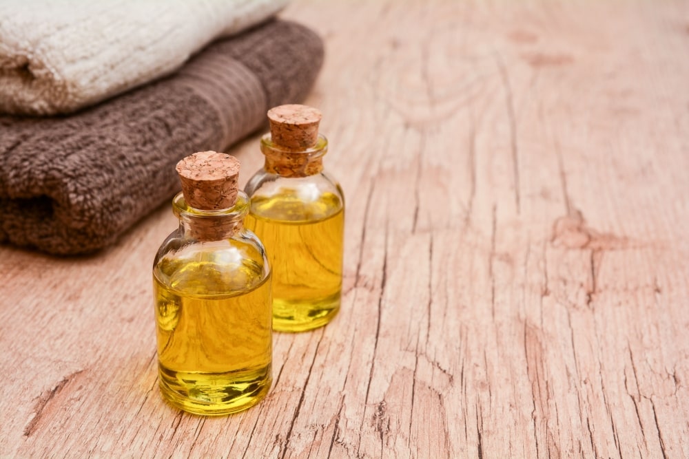 روغن خراطین اصل چه رنگی است؟ کشف رنگ واقعی و معیار علمی اصالت