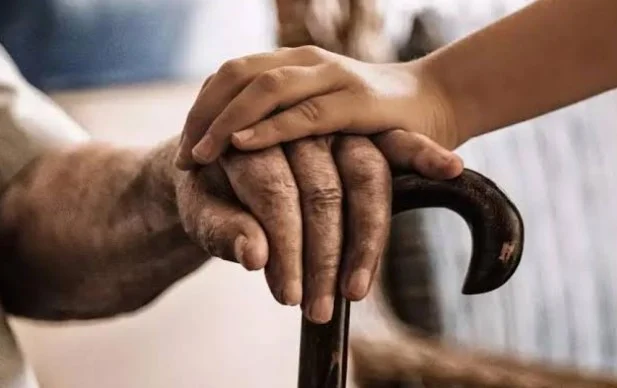 بیماری | خانواده پرستار روزانه سالمند